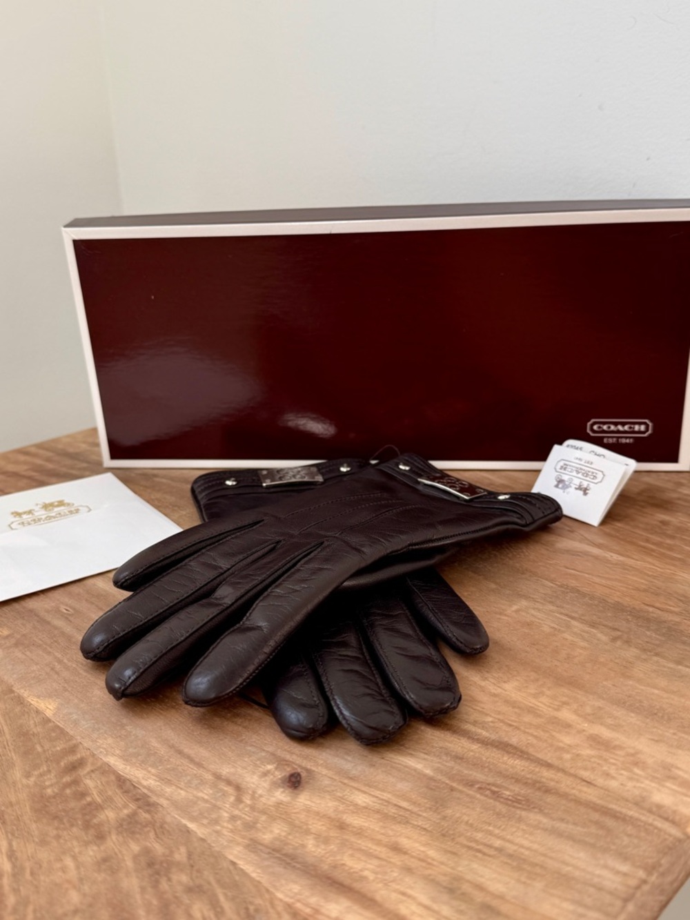 COACH Women’s Leather Gloves 82045 Cashmere Lined Pleated C Logo Plate NWT
